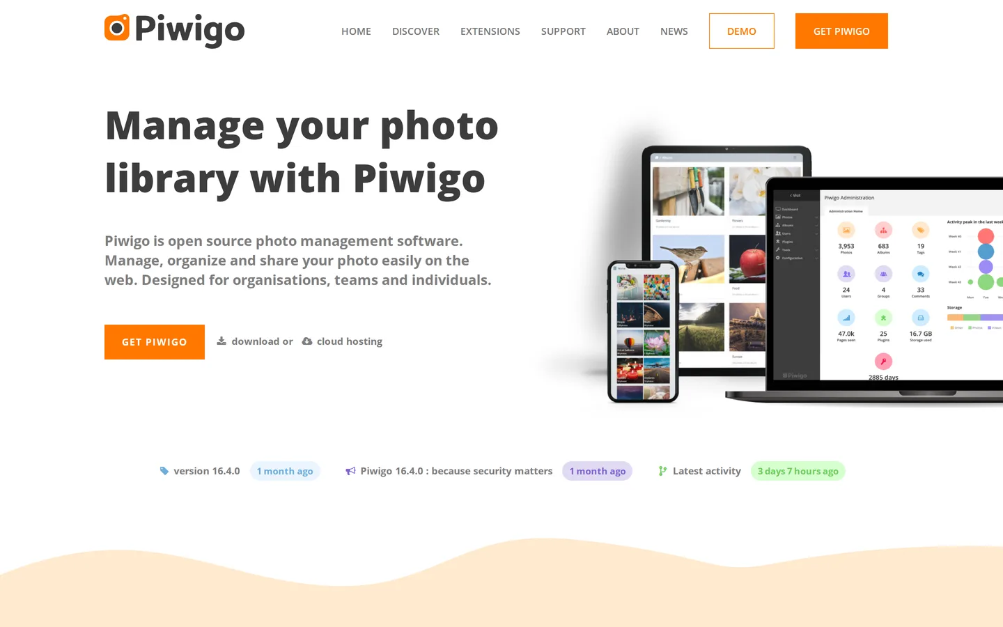 Screenshot of the Piwigo website